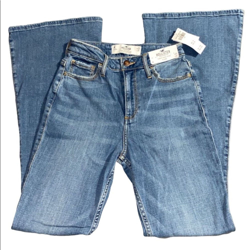 Curvy High-Rise Flare Hollister Jeans